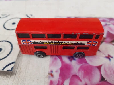 K-28 Corgi: Daimler Fleetside rot "see more London" - Bild 1 von 4