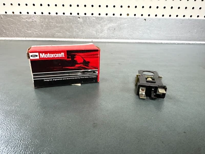 Interruptor de luz de freno Ford OEM NSOE9TZ-13480-A 2003-2004 Ford Crown Victoria Foto 1 de 4