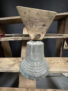 Cloche de Propriété Bronze Ancien XIXeme Couvent Château Sonnette Sonnerie École - Imagen 1 de 9