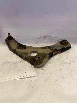 Brazo de control inferior delantero derecho NISSAN VERSA 12 13 14 15 16 17 18 19 Foto 1 de 3