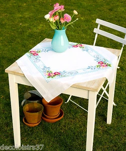 VERVACO 0146535 Splendeur de Fleurs Rose Nappe Point DE Croix Imprimé - Picture 1 of 1