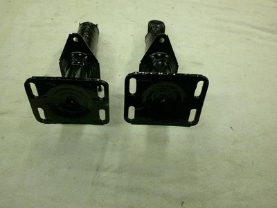 Amortiguadores de parachoques trasero Cutlass Supreme 1981/1988, L+R 2 puertas Foto 1 de 4