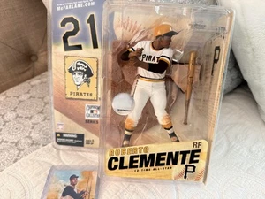 McFarlane Roberto Clemente • Pittsburgh Pirates - Cooperstown Collection Figure - Picture 1 of 5