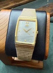 Vintage Gold Tone Silver Dial Seiko Tank Watch Pyramid Indices VG 8Y21-5040 - Picture 1 of 5