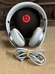 Beats by Dr Dre Solo 2 Wired Headphones w Case & Cable - Blue B0518 NICE! - Picture 1 of 6