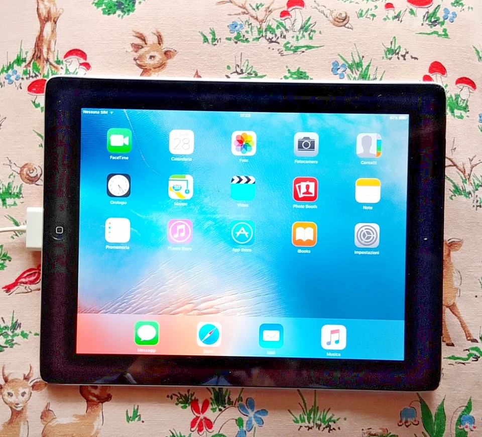 iPad 2nd generazione 16 GB Model A1396  argento wifi+3g - Immagine 1 di 2