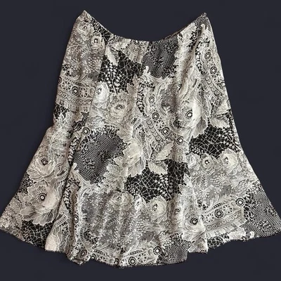 Falda midi estampado encaje blanco y negro Y2K shabby chic fairycore encantadora casa de campo fiesta del té M Foto 1 de 4