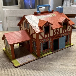 Vintage 1969 FISHER PRICE LITTLE PEOPLE TUDOR FAMILY HOUSE #952 + 2 Accessories - Picture 1 of 15