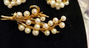 14Kt Gold Pin Enhanced by 17 Ea. High-Grade Akoya Pearls - Exceptional - Picture 1 of 11
