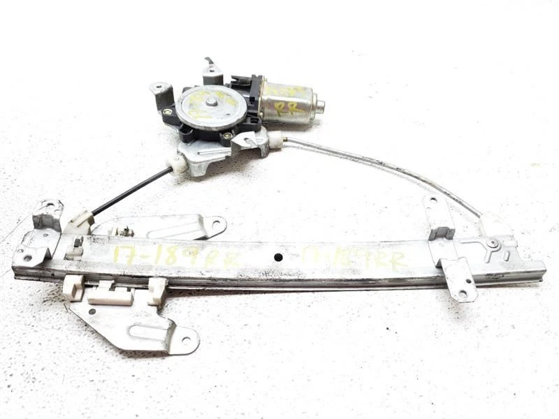 96-99 Infiniti I30 Passenger Right Rear Window Regulator OEM 8272040U10  - Image 1 of 4