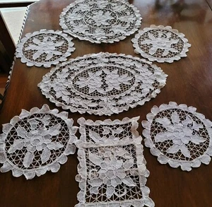 Vintage 8 Beige Point De Venise Tablecloth Table Centrepiece Doily Duchess Set - Picture 1 of 6
