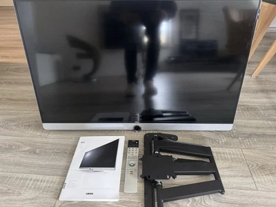 LOEWE 40 Zoll (102 cm) Full HD LED TV Fernseher incl. beweglicher Wandhalterung - Bild 1 von 4