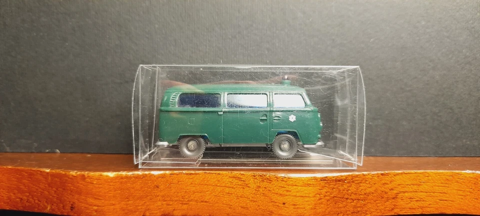 WIKING - BUS POLIZIA VERDE PINO - SCALA 1/87 H0 - Immagine 1 di 4