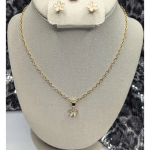 Flower Petal Necklace and Earrings by nOir - Picture 1 of 7
