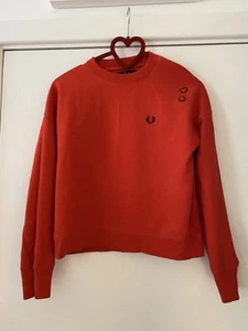 Fred Perry Amy Winehouse Women’s Red Sweatshirt Size 10 Heart Back piece Mod - Picture 1 of 13