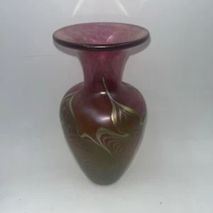 ROBERT HELD ART GLASS 7.25” Vase – Pink/Yellow Iridescent w/ Pulled Feather - Picture 1 of 8