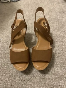 EUC Tommy Hilfiger Francis Sandal Wedge platform size 9.5 M Tan - Picture 1 of 8