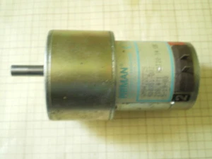MOTOR DE ENGRANAJE PITTMAN GM9422C725 14 VDC EJE 1/4 PULGADA RELACIÓN 218,4:1 - Imagen 1 de 2