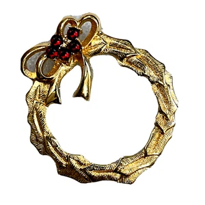 Monet Feiertag Weihnachtskranz Brosche Anstecknadel goldfarben rot Stechpalme Beeren - Bild 1 von 7