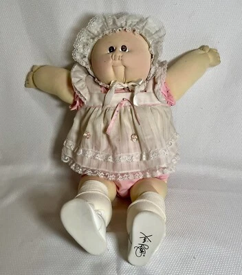 Xavier Roberts 1983 The Little People Soft Sculpture Bald Baby Brown Eyes Signed - Image 1 of 4