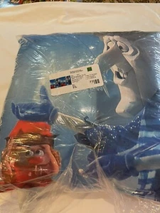 Northwest Group Pillow Broadcloth 18"x18" RN# 154201 NWOT Year without Santa - Picture 1 of 11