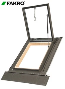 FAKRO WGI New with gas spring 46 x75cm Skylight Access roof window with flashing - Picture 1 of 3