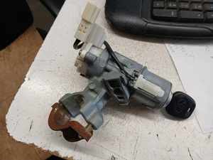00 01 02 03 04 05 TOYOTA MR2 IGNITION SWITCH WITH KEY - Picture 1 of 8