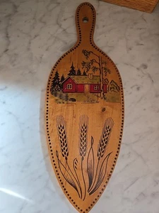 Charmantes Vintage schwedische Volkskunst Holz Schneidebrett/Wandbehang 16 Zoll - Bild 1 von 5