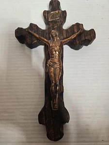 Gesù vintage ottone/bronzo su croce di legno INRI Gesù di Nazareth Re dei Giudei - Foto 1 di 14