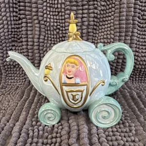 Disney - Cenerentola - Teiera in ceramica da collezione - Alta 7" - Foto 1 di 13