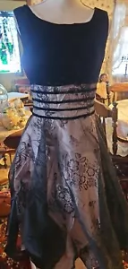 VINTAGE 1950ER HANDGENÄHT SCHWARZER SAMT UND ROSA SATIN COCKTAILKLEID ♡ 46 ZOLL LANG - Bild 1 von 6