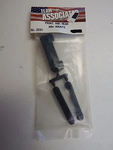 TEAM ASSOCIATED - FRONT & REAR ARM MOUNTS - Model # 2231 - Imagen 1 de 2