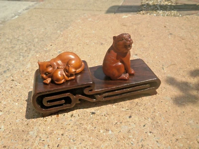 Soporte de madera de hierro tallada de 2 niveles para netsuke, adornos, exhibición de tienda? Foto 1 de 4