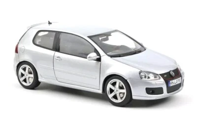Volkswagen Golf V GTI Pirelli 2007 modelo fundido prata em escala 1/18 por Norev 188425 - Imagem 1 de 4