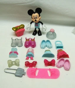 Disney Minnie Mouse Bowtique Anziehpuppe Snap N’ Style Set Kleider Schuhe Schleifen - Bild 1 von 3
