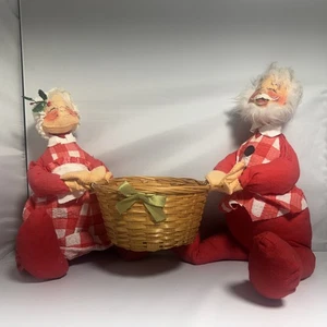 Vintage Annalee Mobilitee Mr & Mrs Santa Clause holding handled basket 1971 - Picture 1 of 15