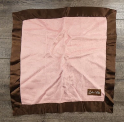 Manta de seguridad Lovey con ribete de seda rosa y marrón Lotus Bebe para bebé niña Foto 1 de 4