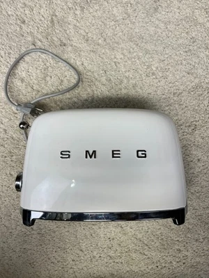 SMEG Tostadora Estilo Retro Años 50 en Blanco Ranura Larga Pan Sandwich Foto 1 de 4
