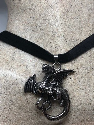 Pingente amuleto de dragão vintage feito à mão de aço inoxidável - Imagem 1 de 4