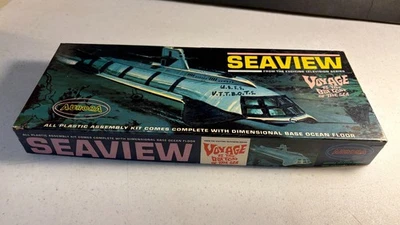 Original 1966 Aurora "Voyage To The Bottom of the Sea" Seaview Unbuilt Model Kit - Image 1 of 4