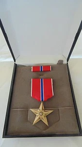 USN US NAVY & FLEET MARINE CORPS UNISSUED CASED BRONZE STAR MEDAL SET #17B - Picture 1 of 5