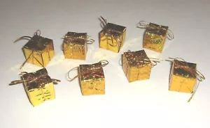 Mini ornamenti natalizi regali avvolti in oro 1" filo d'oro per albero in miniatura - Foto 1 di 2
