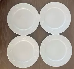 Juego de 4 platos de cena Thompson Pottery Seashells crema con conchas en relieve - Imagen 1 de 4