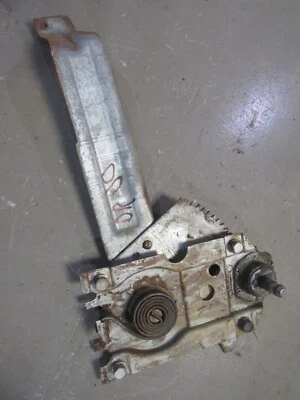 1966 Chevrolet Impala 2 door hardtop fastback quarter window regulator crank DR - Image 1 of 2