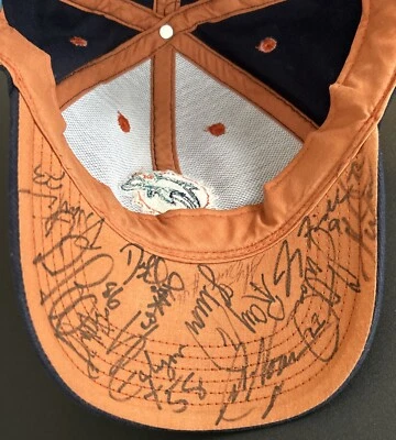 Autographed Early 2000’s Miami Dolphins Cap - NFL Football - Fiedler, Surtain + - Imagem 1 de 4