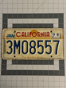 LICENSE PLATE CALIFORNIA STATE TITLE 3M08557 YEAR 1991 - Picture 1 of 6