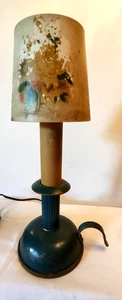 Vintage kleine Metall Tole bemalte Lampe mit original Schirm - funktioniert - Bild 1 von 9