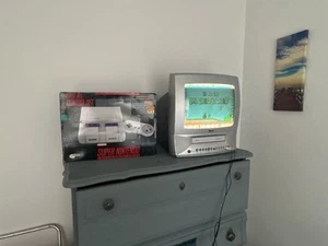 Complete SNES Original Box, 1 Owner, Sealed Manuals, Matching Serial, W Retro TV - Picture 1 of 17