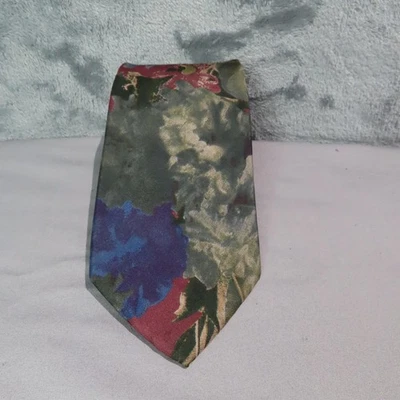 Vintage Windsor Shirt Company Tie Mens Silk Floral Pattern Made USA 90s - Image 1 of 4