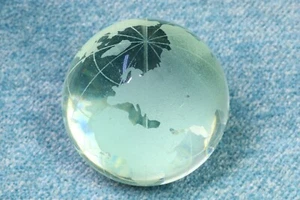 Globo terráqueo de vidrio. Pequeño. Glass globe. Small. - Imagen 1 de 7